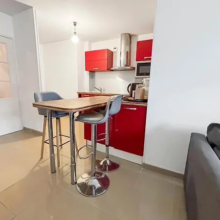 Apartment Spacieux & Central, Parking Prive *